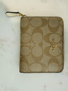 Zipper Bi-Fold Coach Wallet